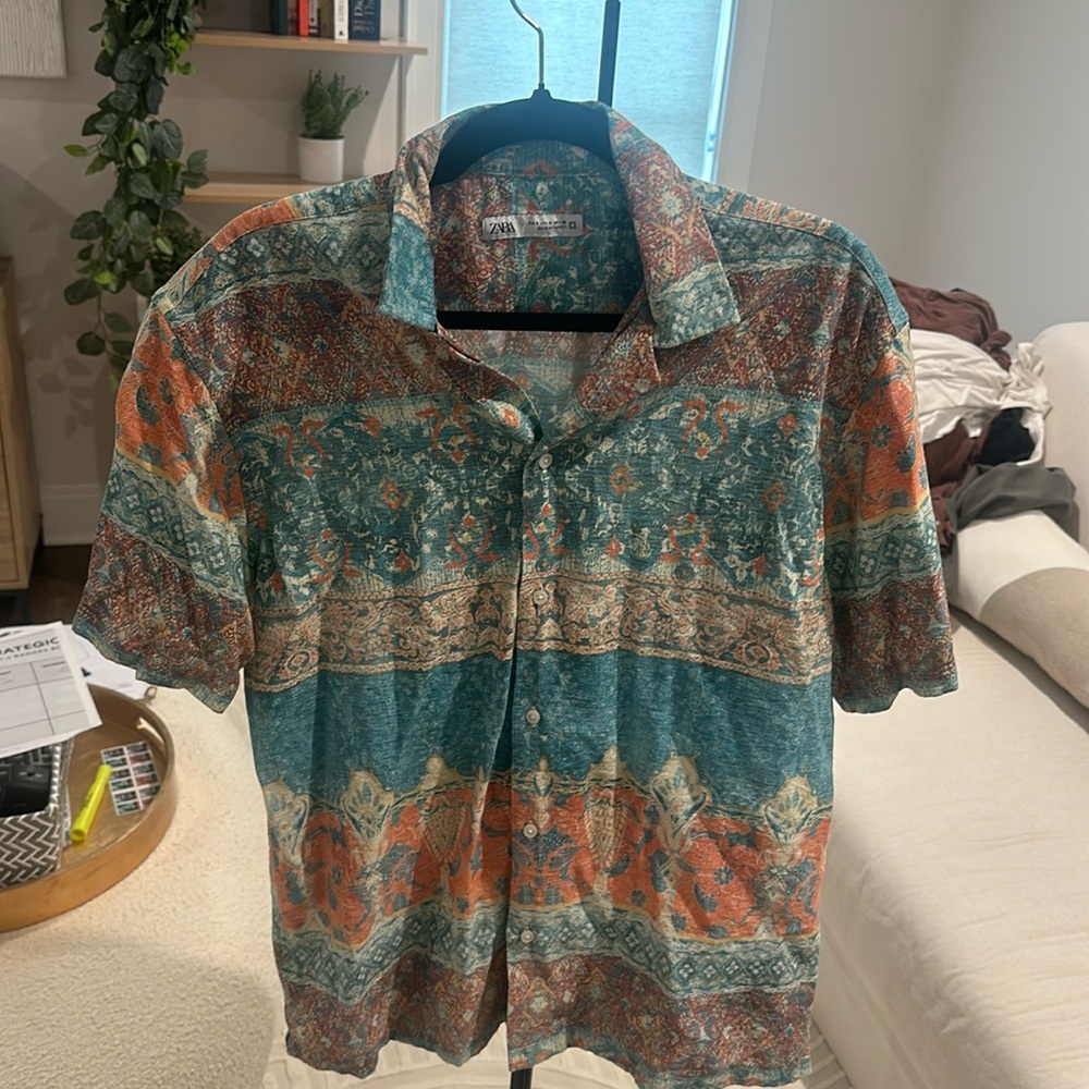 Men’s short sleeved button down